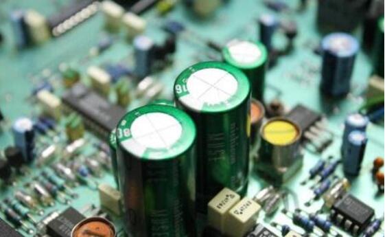 如何區(qū)別電容器的正負(fù)極？