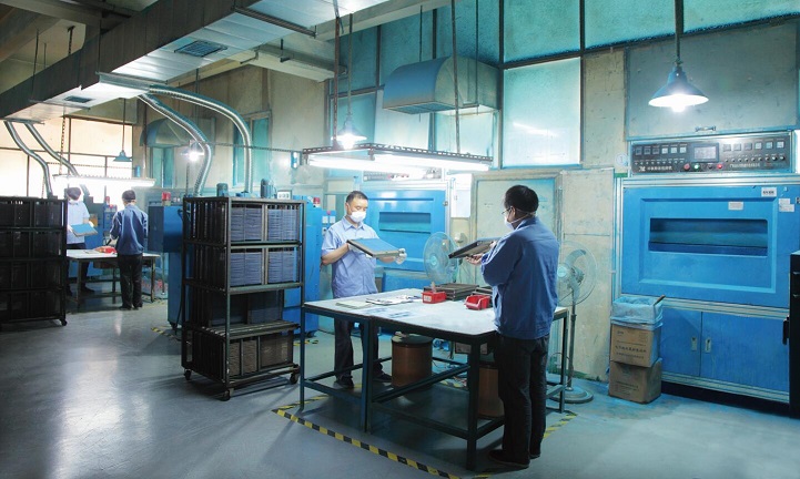 如何延長安規(guī)電容的壽命？